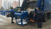 В Павшинской пойме установили синие контейнеры для для сухих отходов